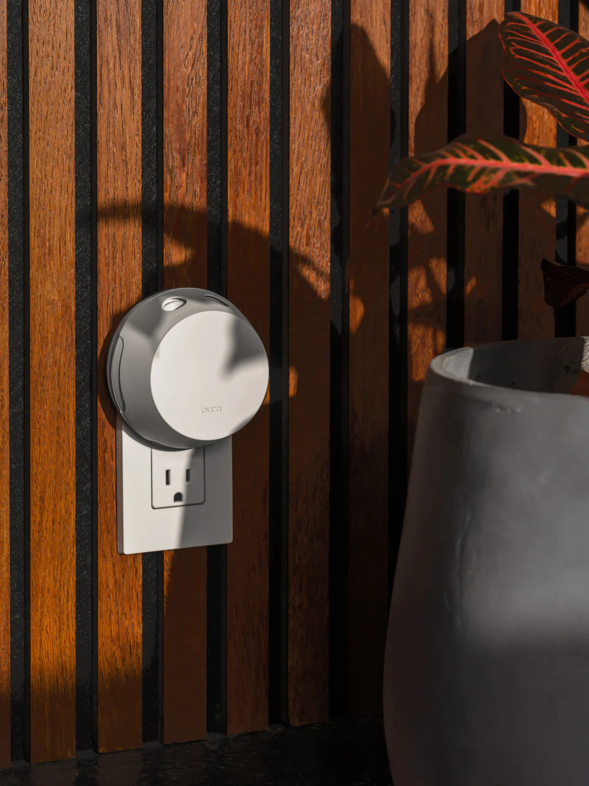 Pura 4™ - Smart Fragrance Diffuser