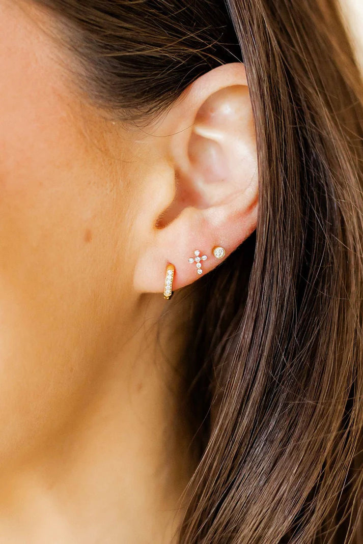 Clara Cross Gold - Screwback Stud Earrings