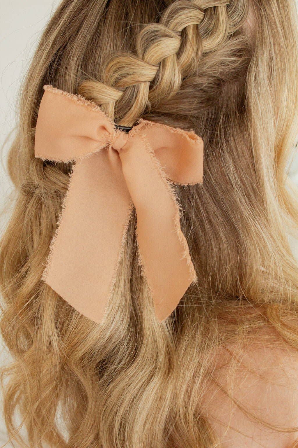 Freya Bow Clip